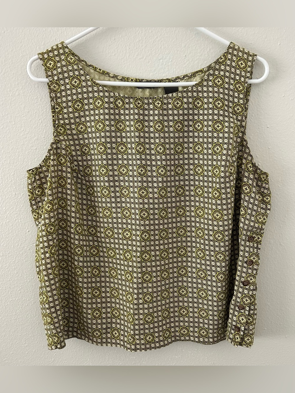 Liz Claiborne 100% Silk Green Geometric Print Tank Top Blouse Women’s L Buttons